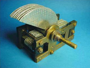 帶你認識幾種常見電容器，了解電路板上常見電子元件